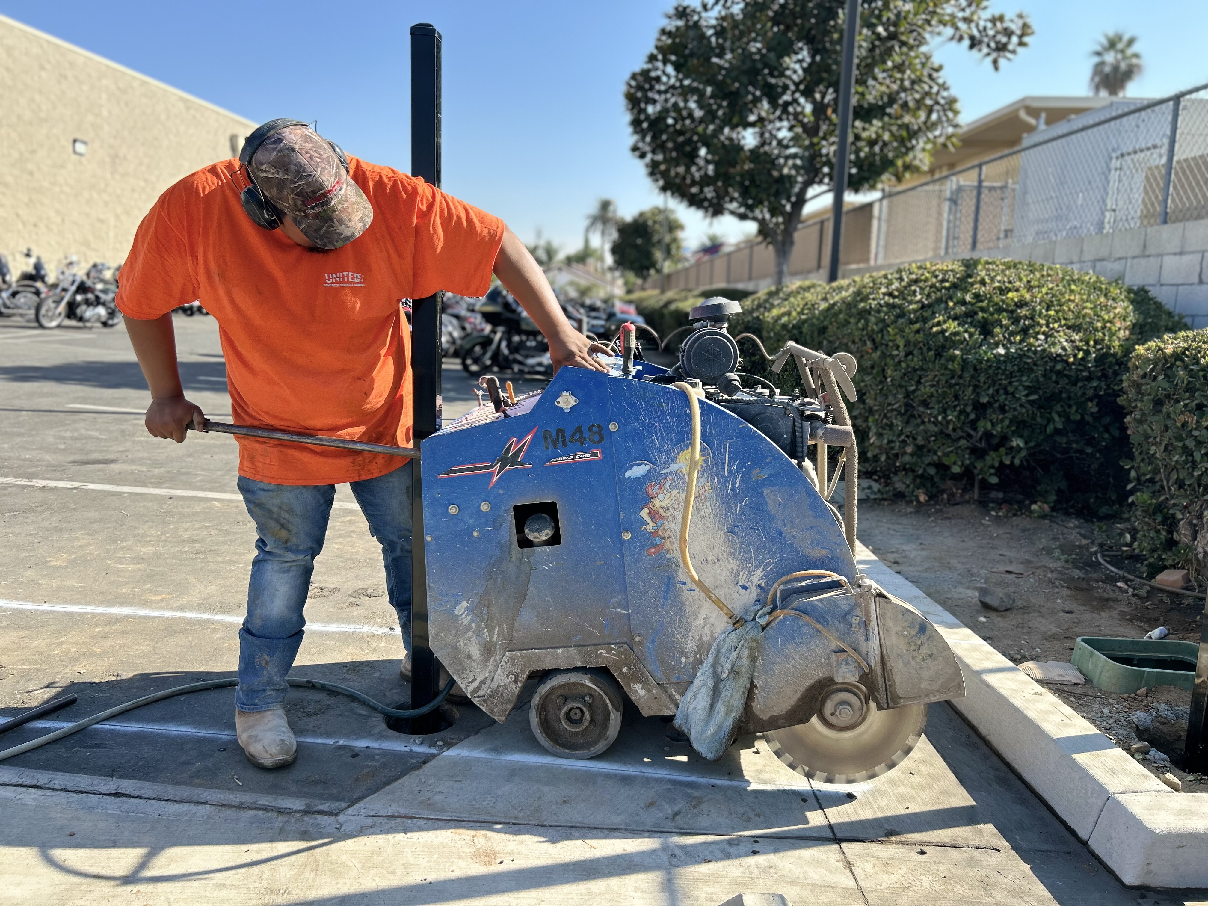 United crew flat sawing